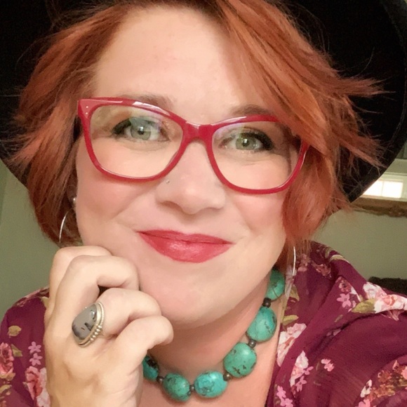 Meet your Posher, Kelley - Picture 1 of 1